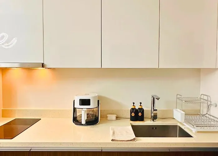 Living 1br Corner With Balcony *