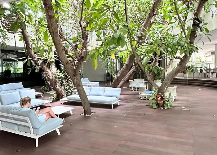 Living 1br Corner With Balcony Lapu-Lapu City